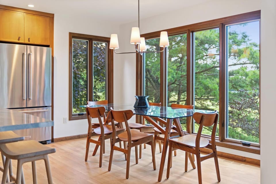 Dining Area with Seating for 6
