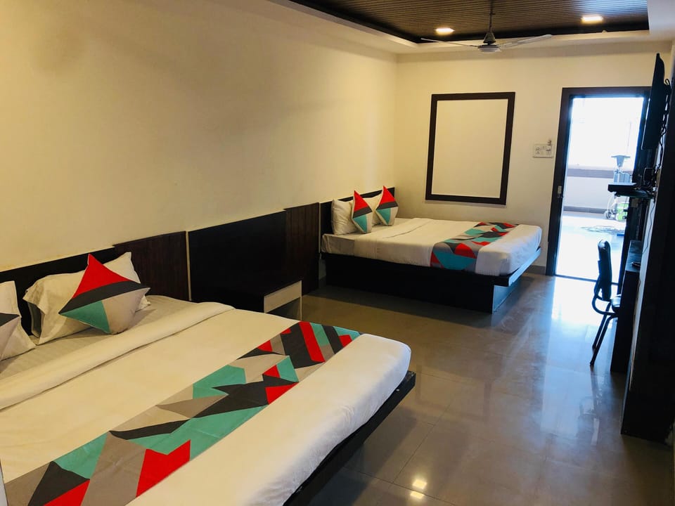 Classic Room, City View | Iron/ironing board (on request), WiFi (free)