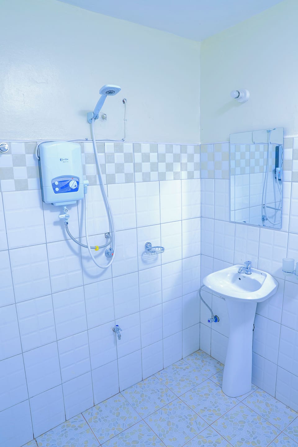 Standard Double Room, 1 Bedroom | Bathroom | Slippers, bidet