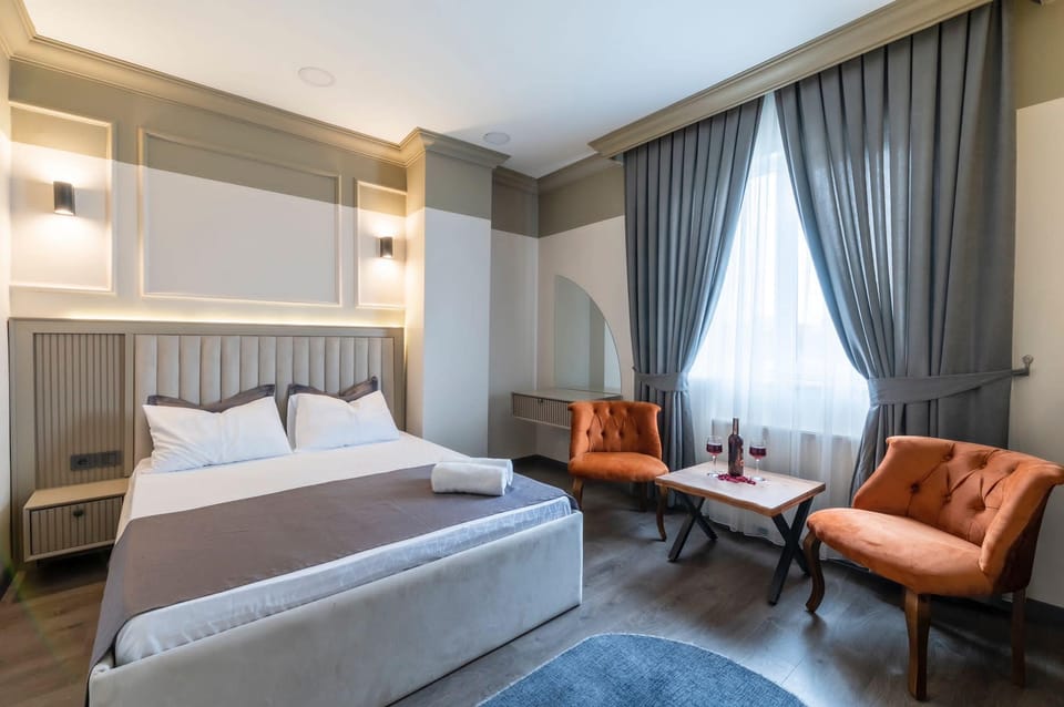 Deluxe Double Room, Jetted Tub | Soundproofing, free WiFi
