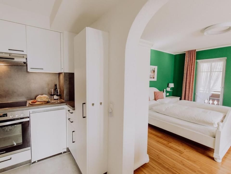 Individually furnished, free WiFi, bed sheets