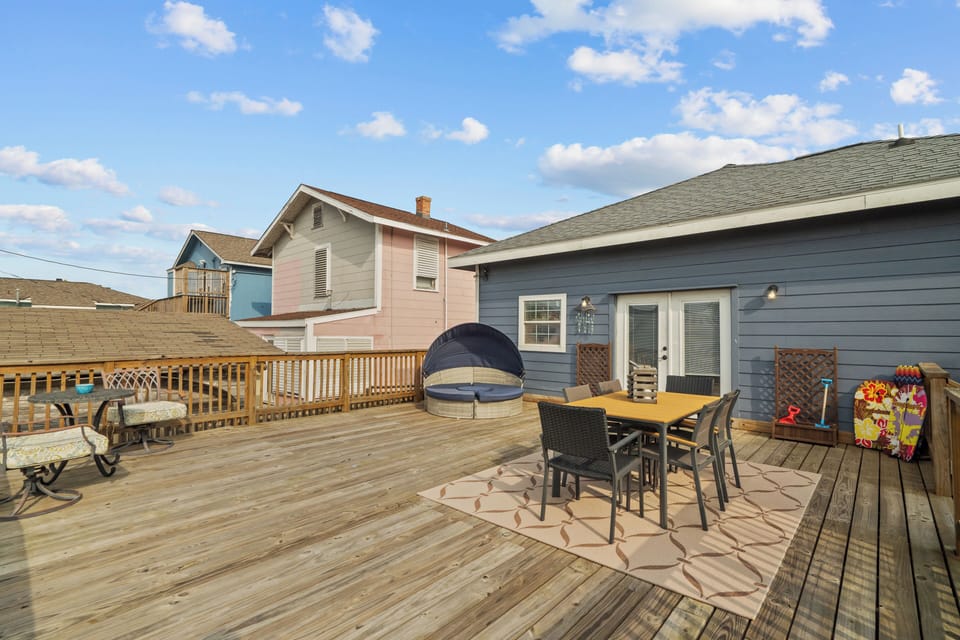 Huge Deck
