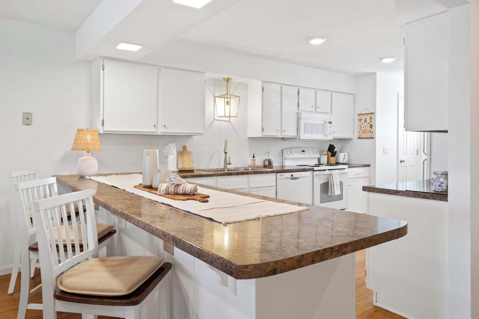 Additional counter seating