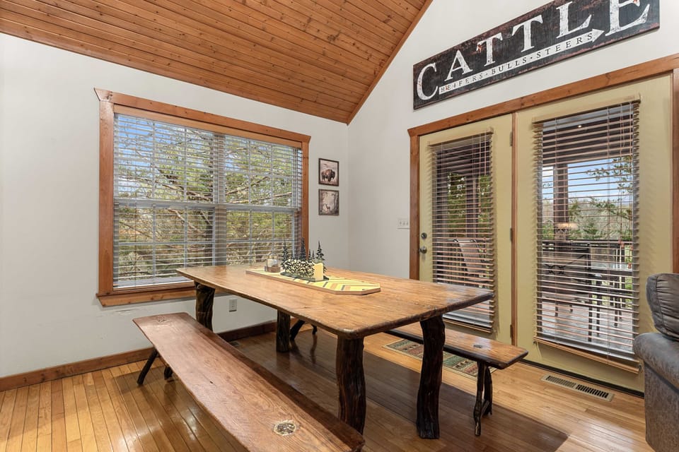 Dining table for up to 8