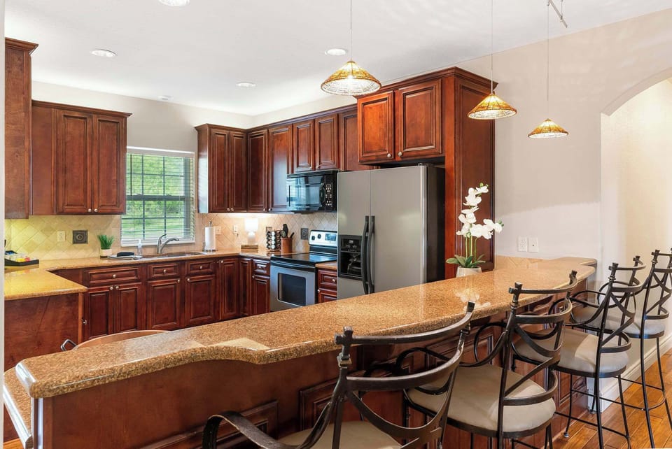 Additional counter seating for 4