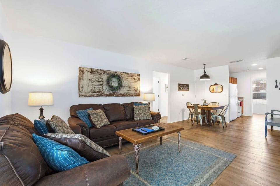 Enjoy the breezy, open flow between the living/dining/kitchen areas