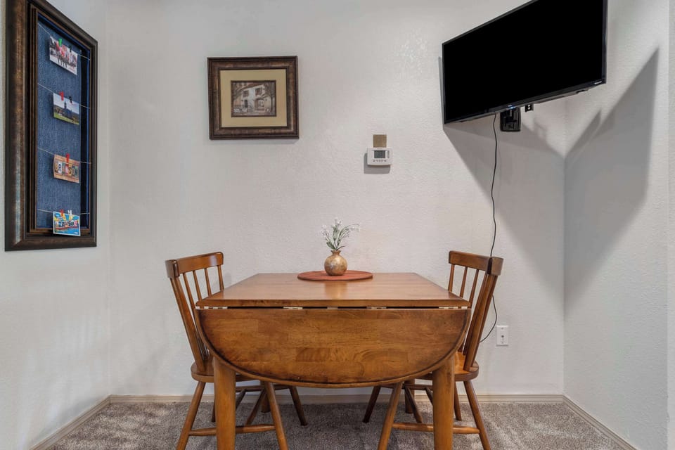 Breakfast nook