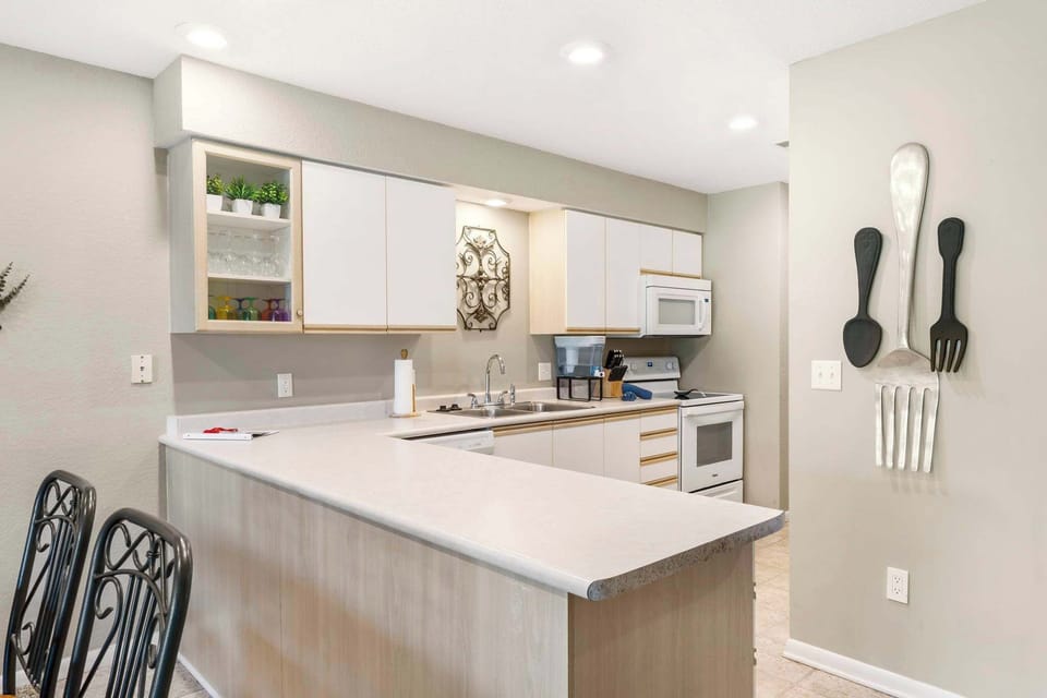Fully equipped kitchen