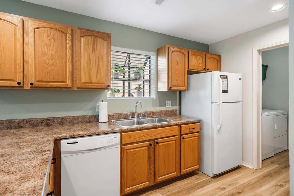 Fully furnished and equipped kitchen
