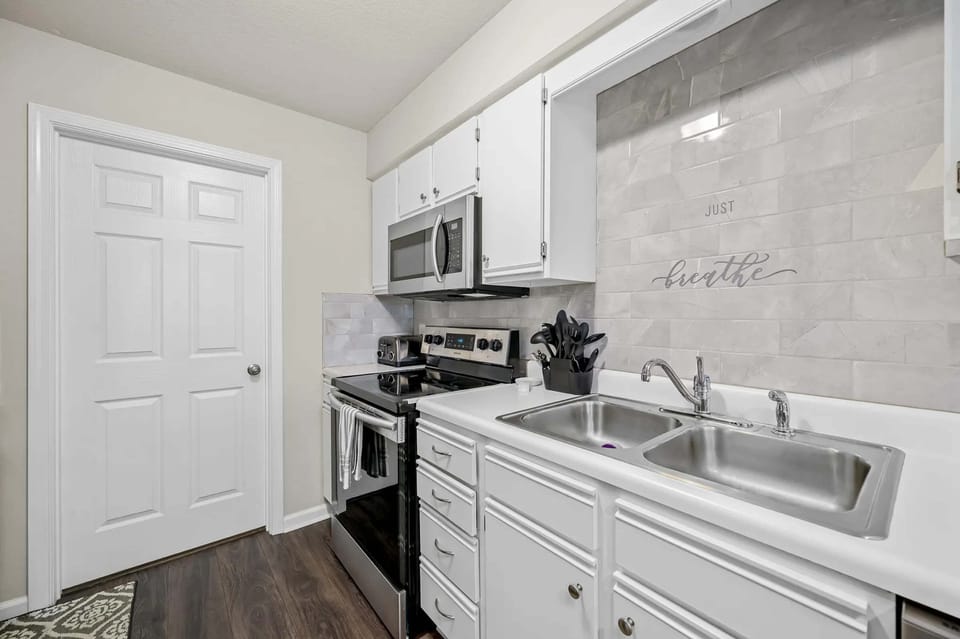 Fully equipped kitchen
