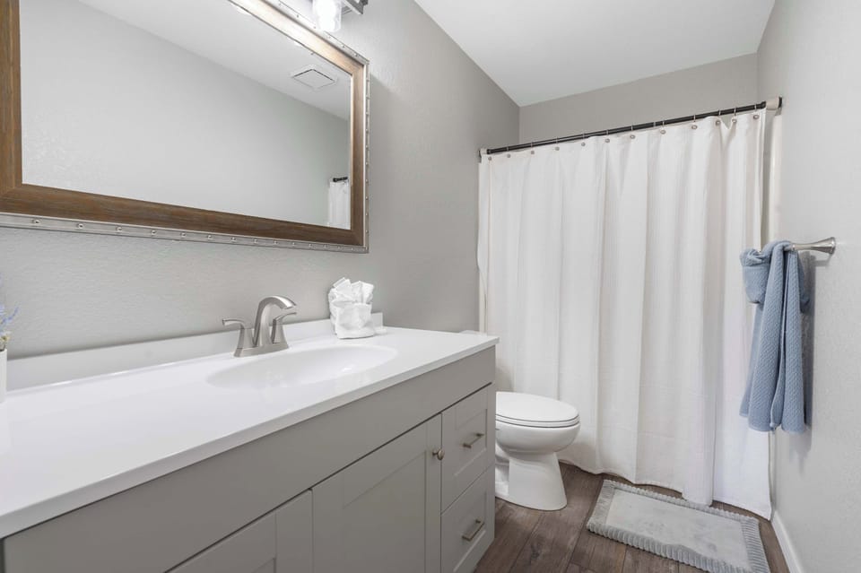bathroom #2 En-Suite to Bedroom #1