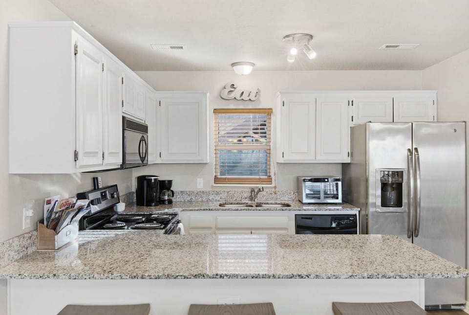 Full Kitchen