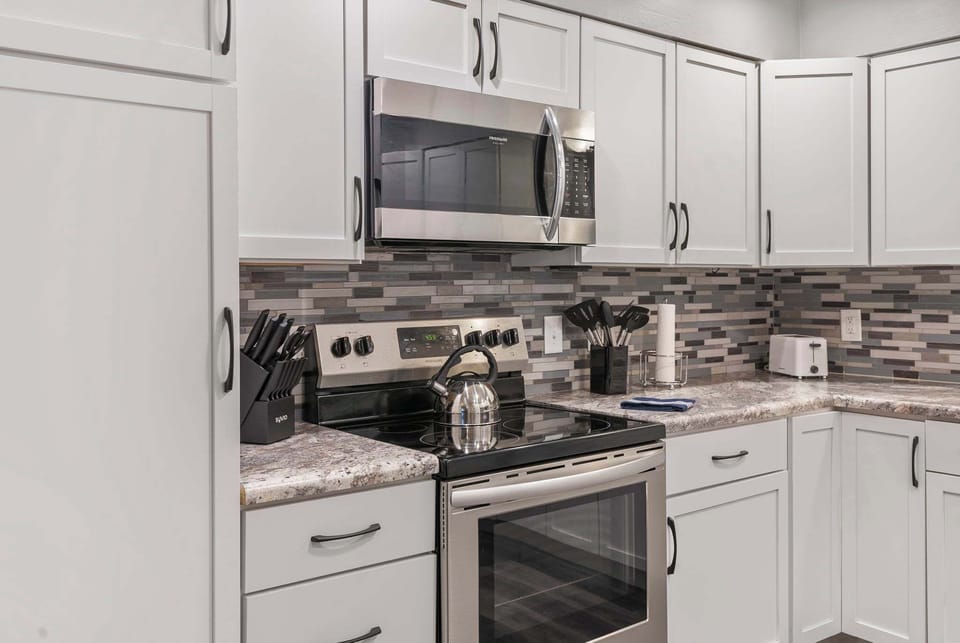 Fully equipped kitchen