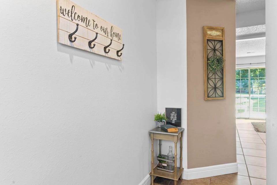 A bright, cheerful entryway will greet you upon your arrival