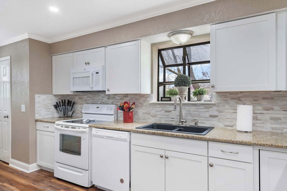 Fully equipped kitchen