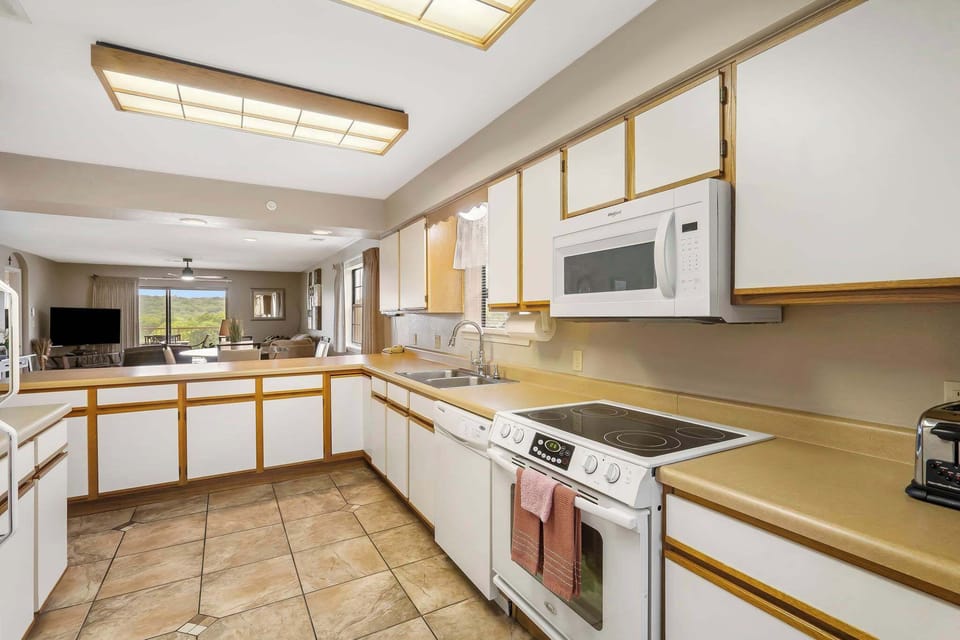 Fully equipped kitchen