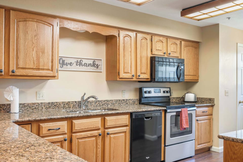 Full Kitchen