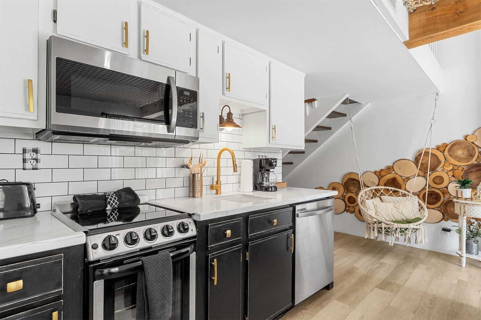 Kitchen has everything you will need to make that romantic dinner or dinner for the whole family