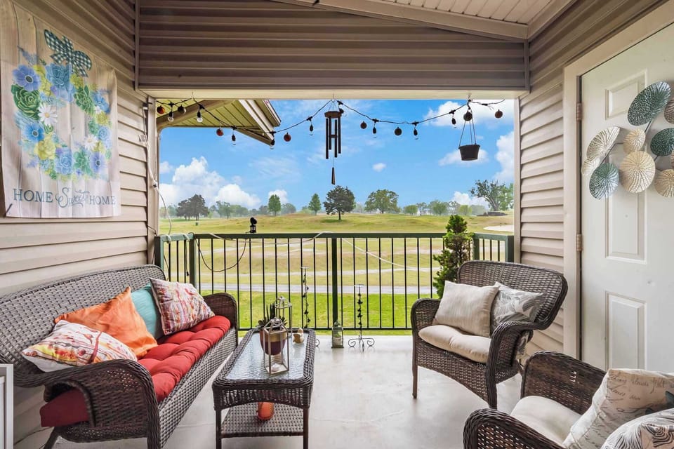 Balcony with outdoor seating