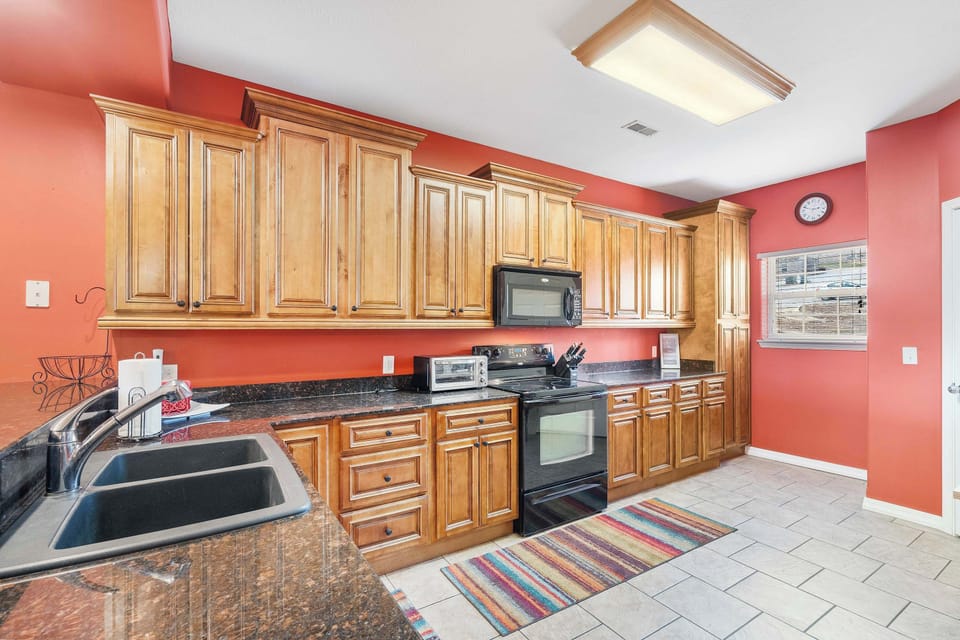 Fully equipped kitchen