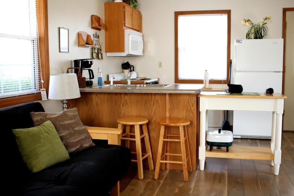 cutbow20cabin20kitchen