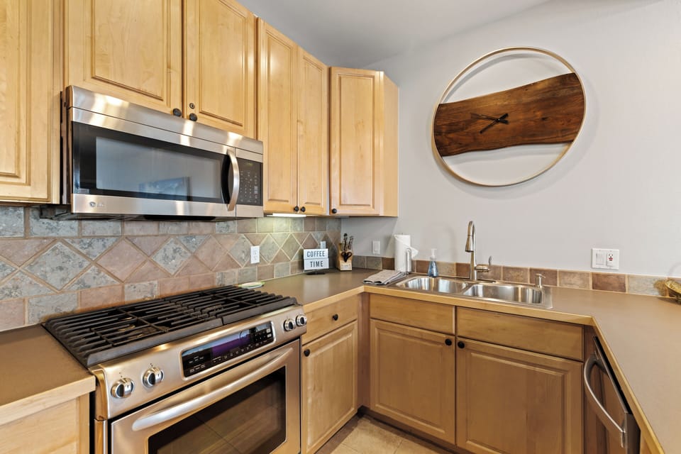 Gas Stove and double sinks