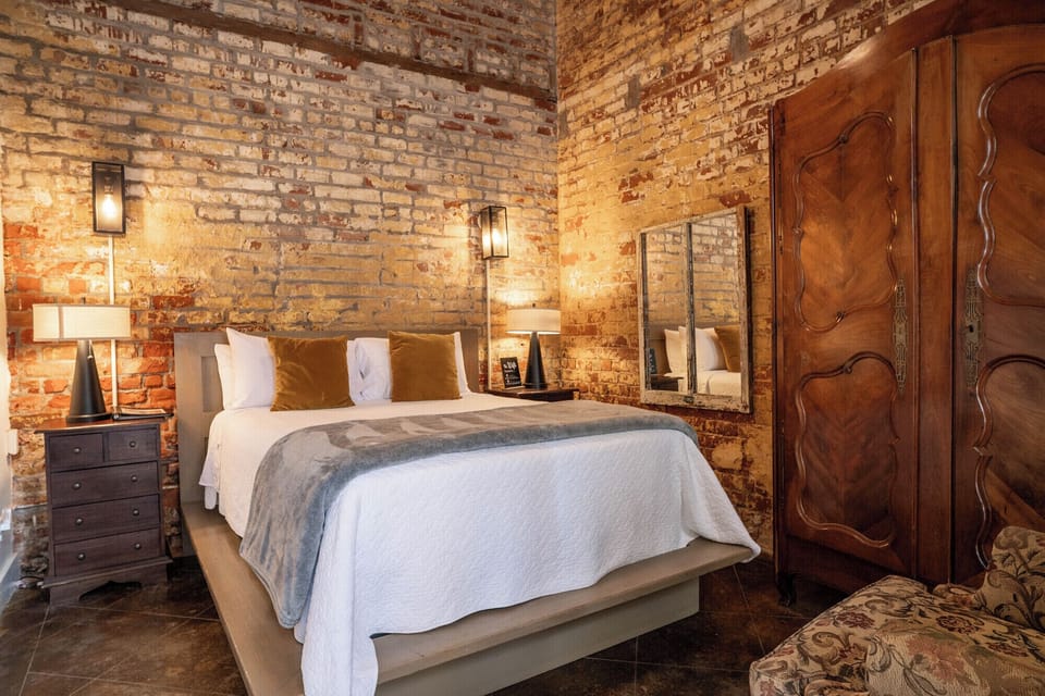 Room20420bed20from20door