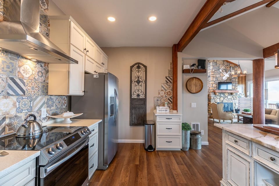 Fully Stocked Kitchen