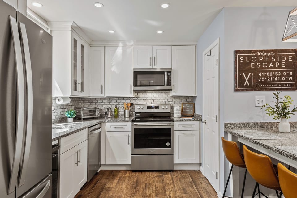 Fully equipped kitchen.