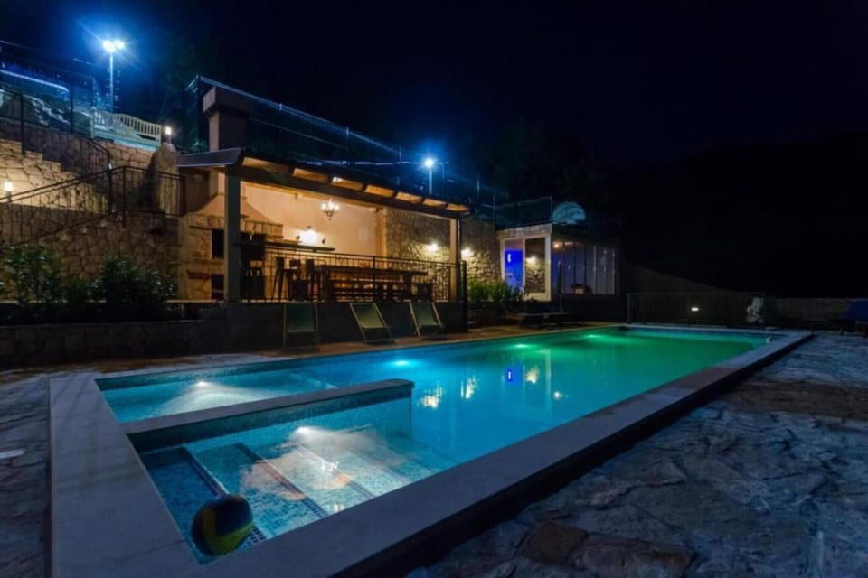 Holiday Home Swimming Pool