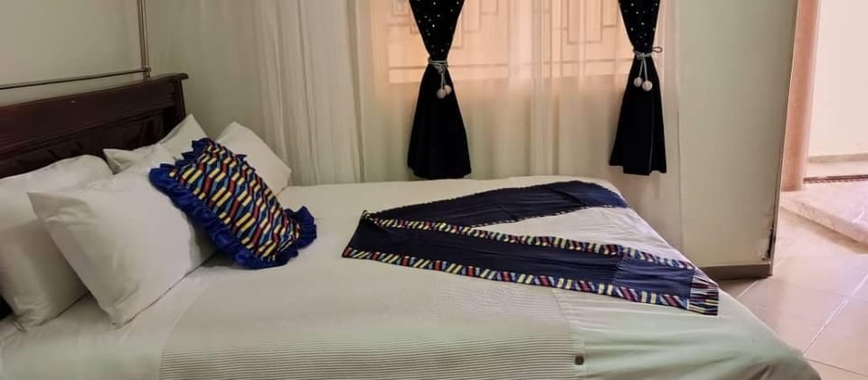 Deluxe Double Room, Balcony | In-room safe, individually decorated, individually furnished, desk