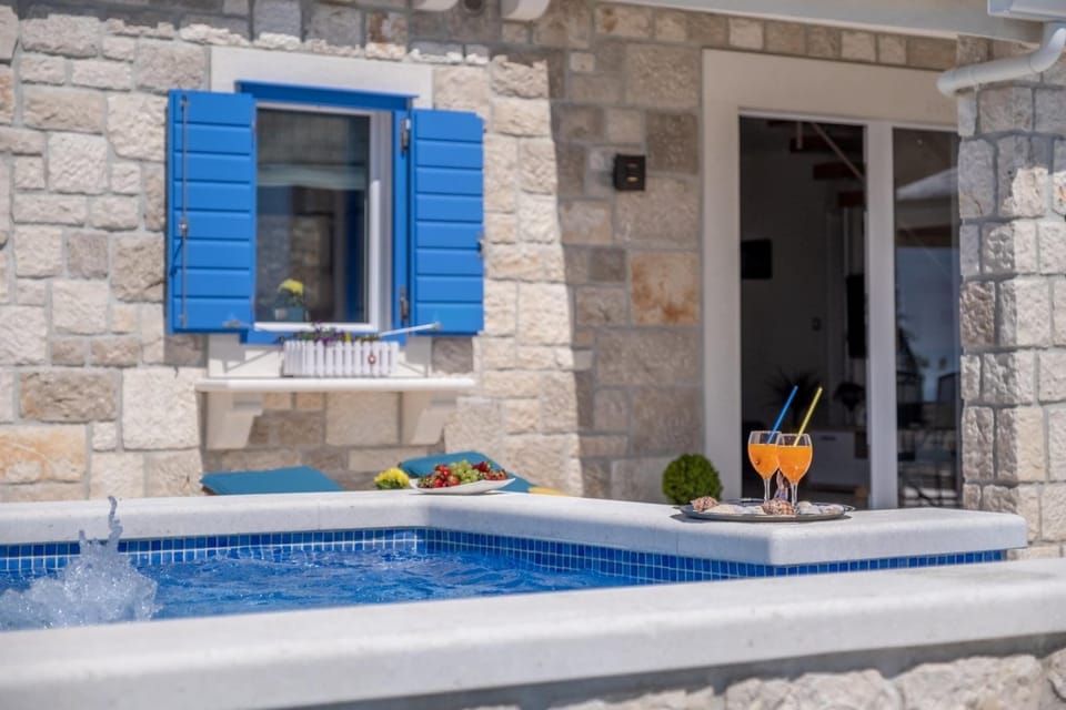 Holiday Home Swimming Pool