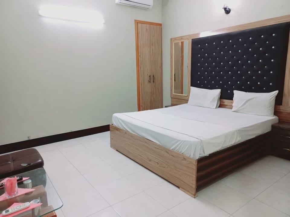 In-room safe, desk, blackout drapes, soundproofing