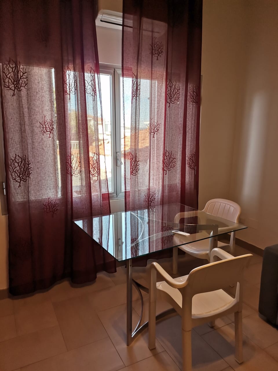 Basic Double Room | Living area