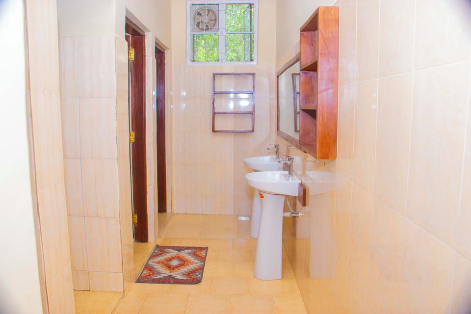 Comfort Triple Room | Bathroom | Shower, slippers, towels, soap