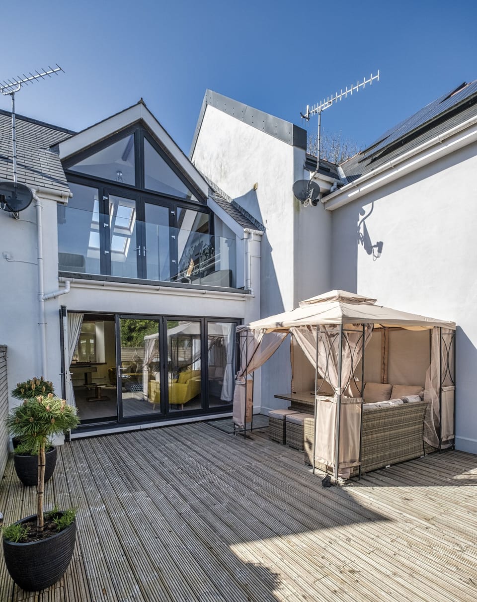 Outdoor Terrace