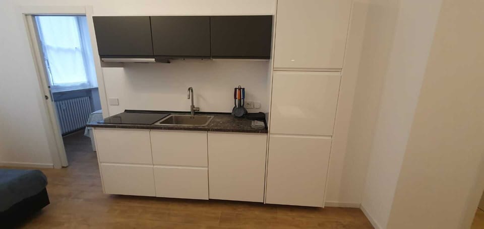 Kitchenette (2)