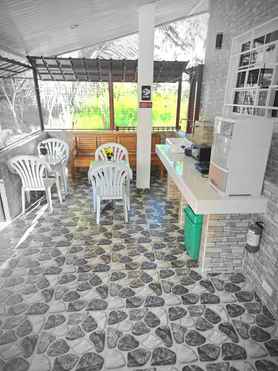 Outdoor dining