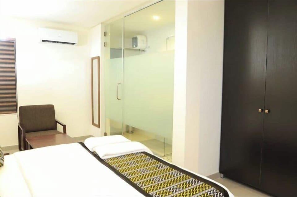 Comfort Room, Balcony, City View | Desk, laptop workspace, free WiFi