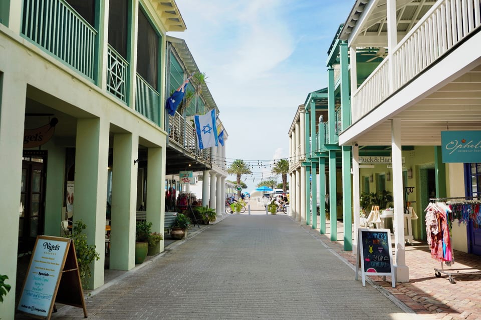 WALK TO RUSKIN SHOPS AND OTHER LOCAL FAVORITES