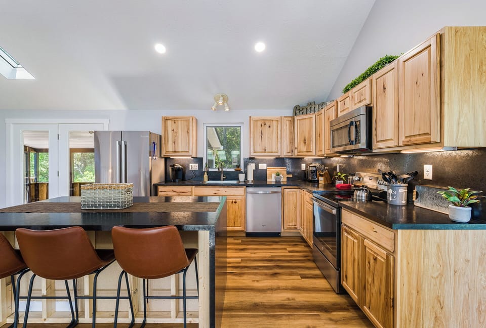 Fully stocked chefs' kitchen is ready for those amazing family meals!