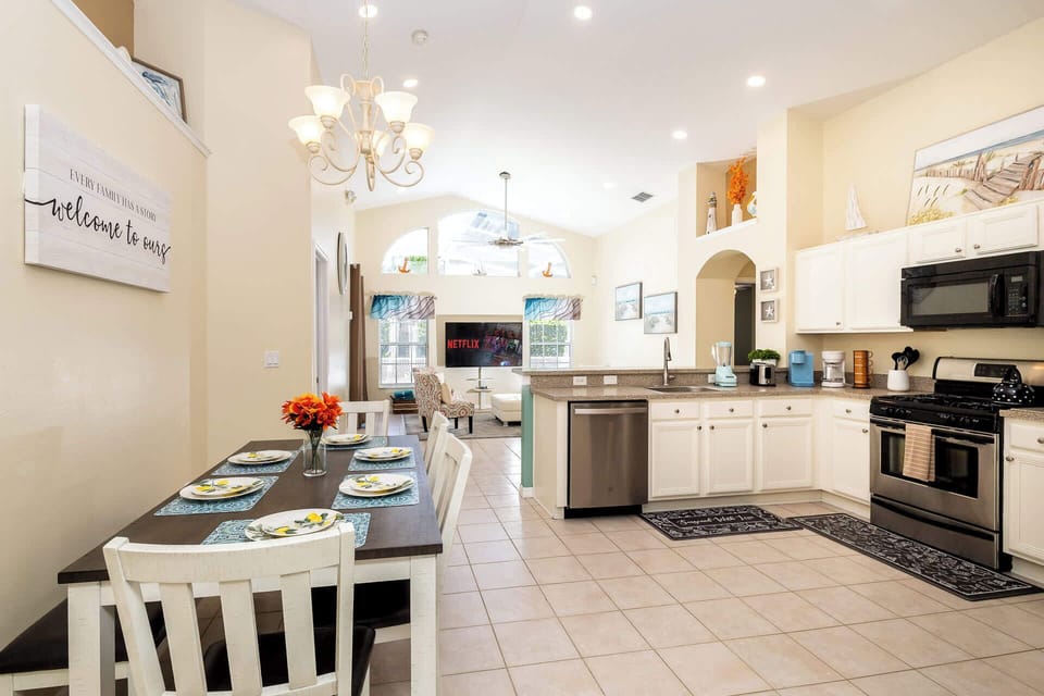 House, Multiple Beds, Pool Access, Pool View (Beachy Retreat) | Private kitchen | Fridge, microwave, oven, stovetop