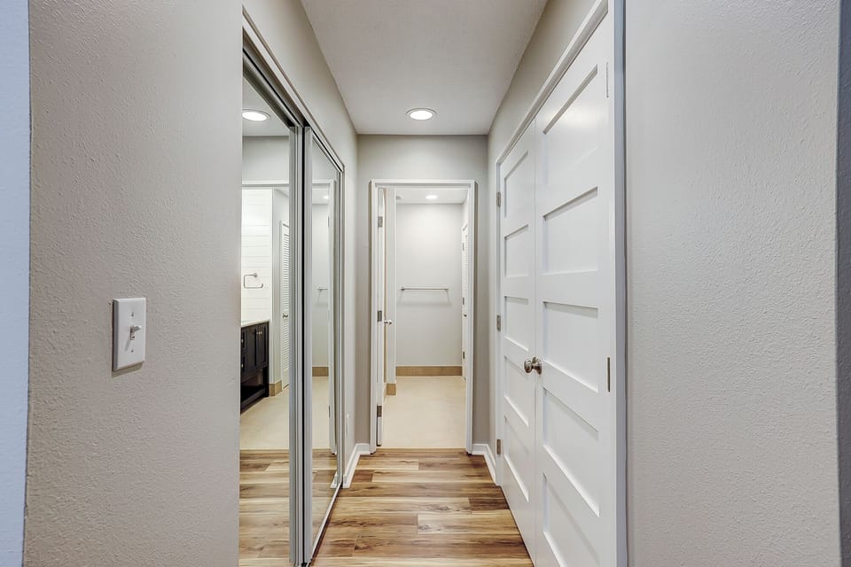 Main Level King Room