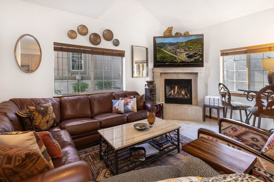 Vacation Rentals in Park City at Bear Hollow Village 5430: Living room with cozy fireplace