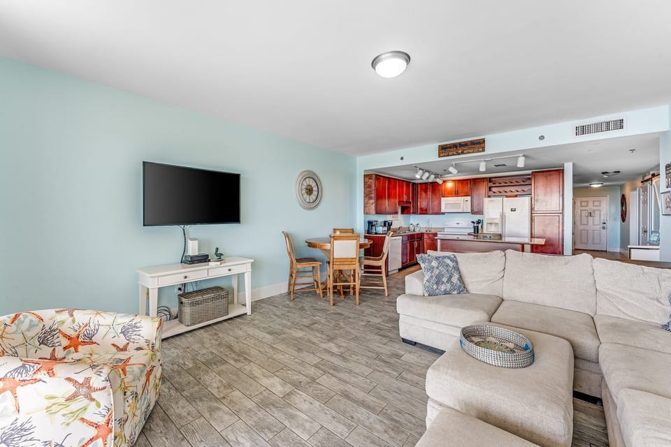 14-web-or-mls-9902-s-thomas-dr-1034