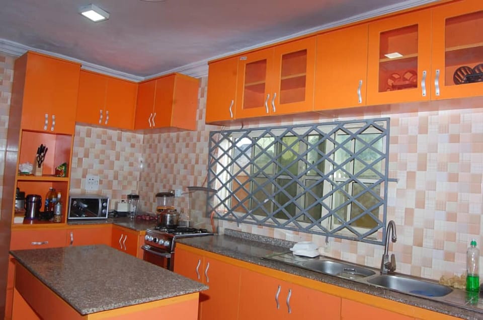 House | Private kitchen | Fridge, microwave, oven, stovetop