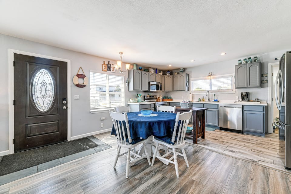 Dining Area | Dishware/Flatware | Kitchen | Cooking Basics