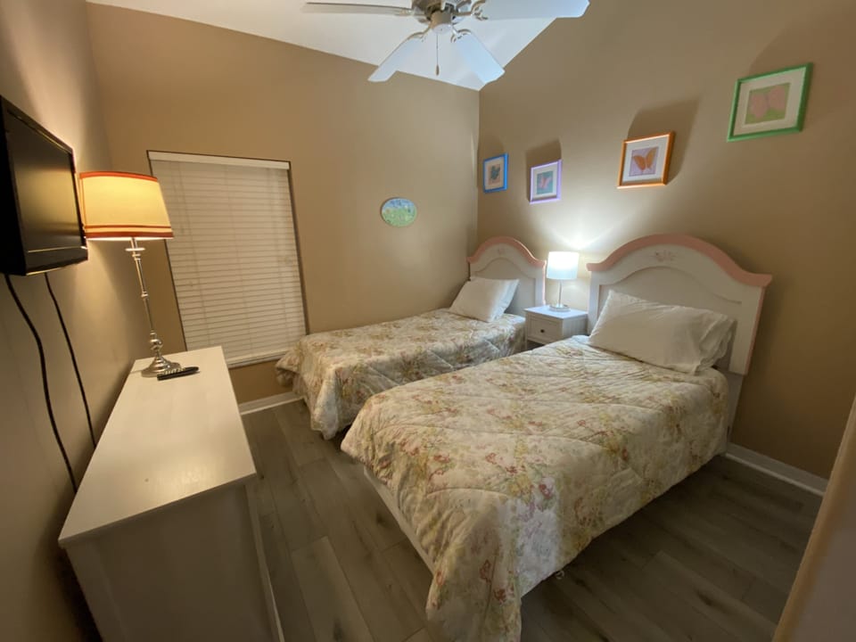 House, Multiple Beds, Pool Access, Pool View (2029 Morning) | 4 bedrooms, individually decorated, individually furnished, bed sheets