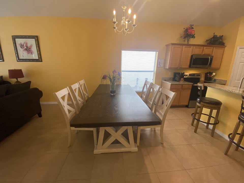 House, Multiple Beds, Pool Access, Pool View (2029 Morning) | Dining
