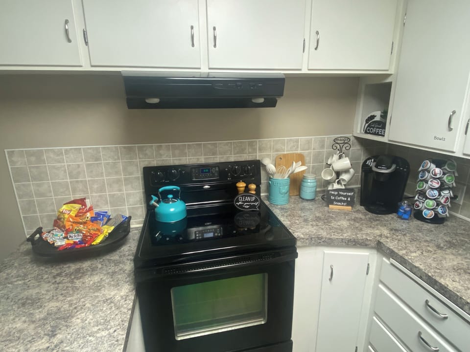 Enjoy a fresh cup of coffee and snacks that are included with each booking. 